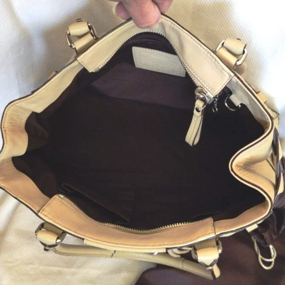 Coach Hamptons Pebbled Leather Medium Carryall Satchel in Sand/Silver, EUC - Picture 3 of 15